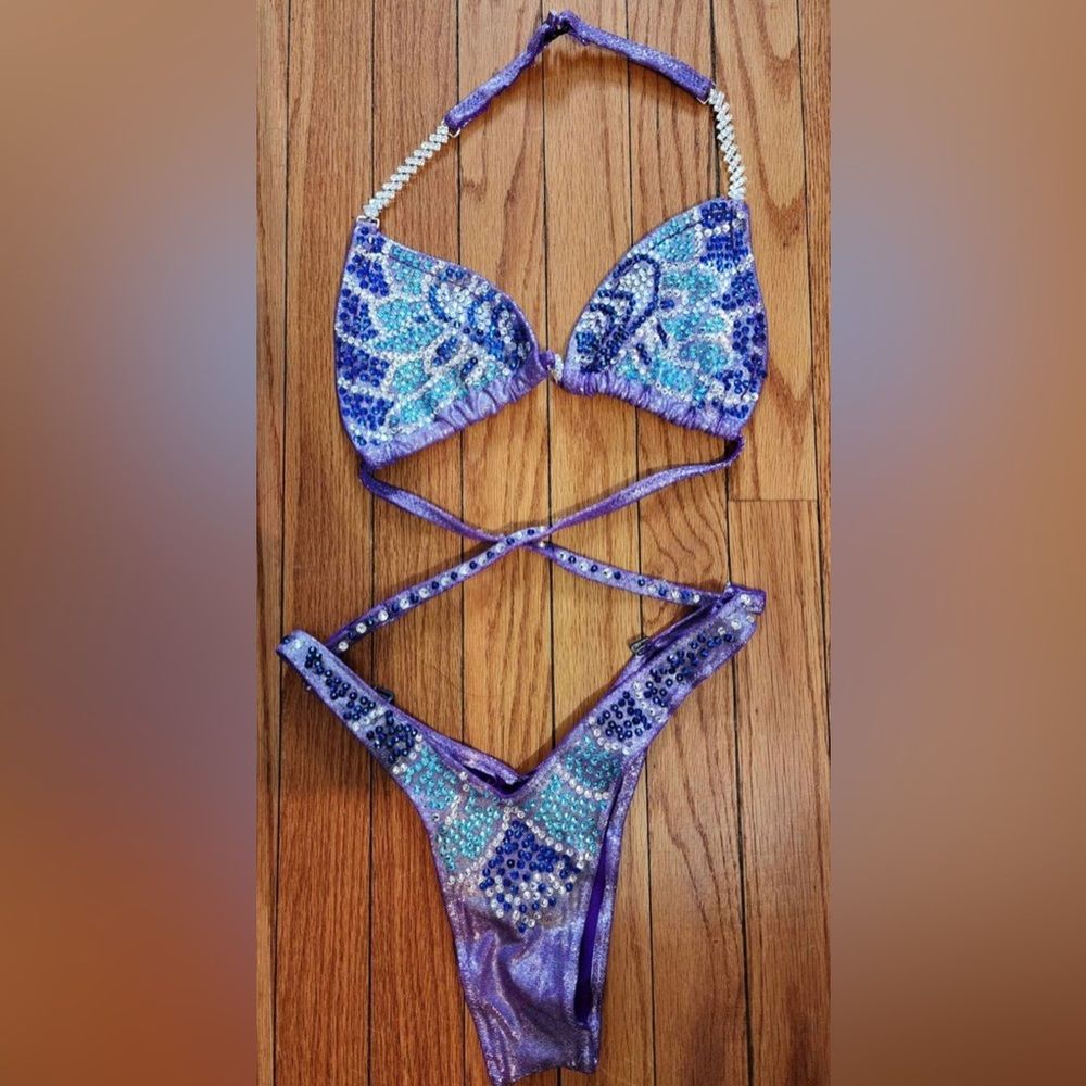 Figure competition suit